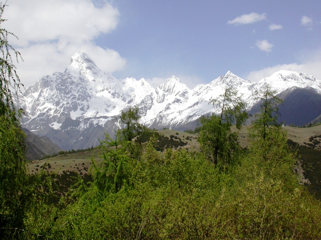 Four_Girls_Mountain.JPG